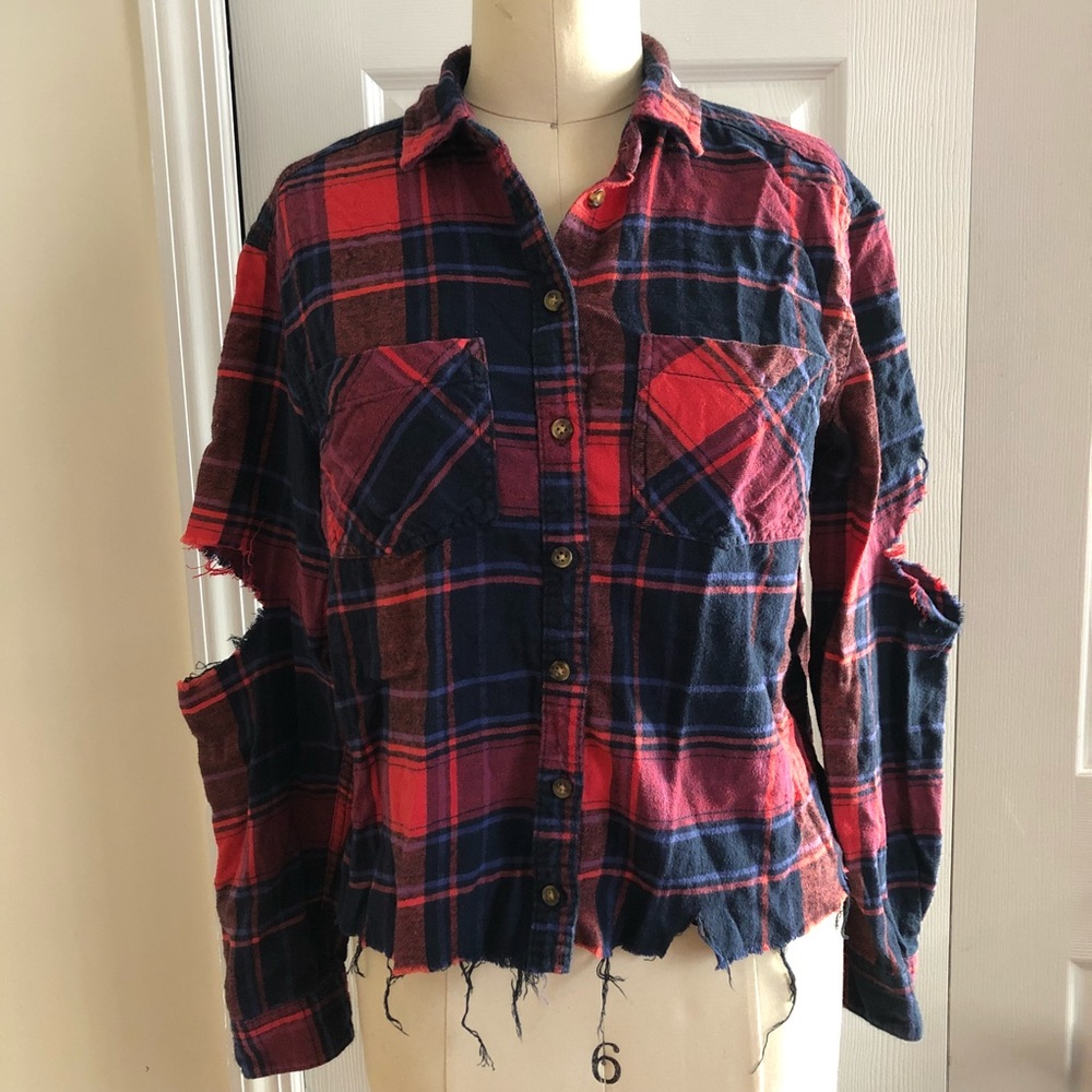 LF flannel shirt with elbow cut out
